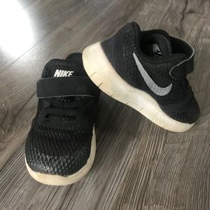 NIKE shoes baby boy sz 5 black silver